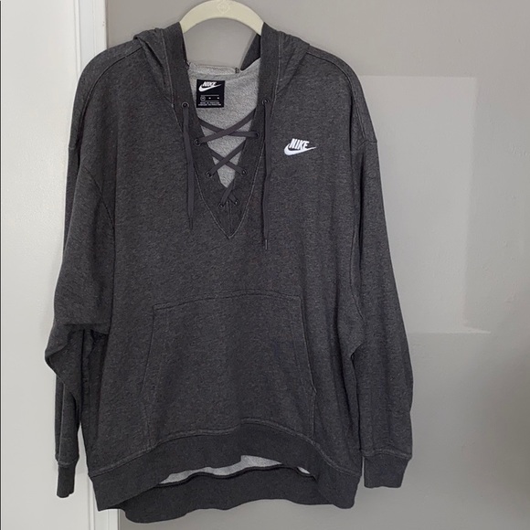 Nike Tops - Nike sweatshirt